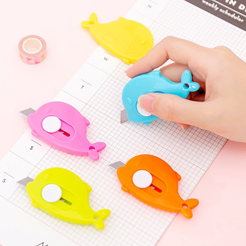 Pisau Cutter Mini Model Awan & Dolphin Alat Bantu Potong Kertas Plastik Unboxing Paket Perlengkapan ATK Sekolah Travel Size Cloud Shape Sliding Knife Kater Kecil Lucu Cuter