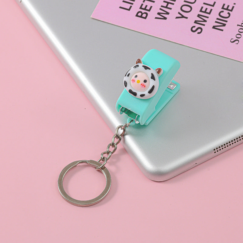 Stapler Mini Karakter - Gantungan Kunci - Hiasan Gantung Tas Steples Cekrekan Penjilid Buku Bungkus Makanan / Staples Keychain Mini Character Alat Perlengkapan Alat Tulis Sekolah Kantor Motif Unik Lucu Untuk Souvenir Pernikahan