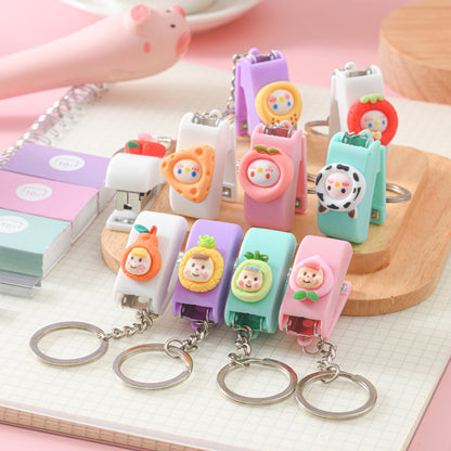 Stapler Mini Karakter - Gantungan Kunci - Hiasan Gantung Tas Steples Cekrekan Penjilid Buku Bungkus Makanan / Staples Keychain Mini Character Alat Perlengkapan Alat Tulis Sekolah Kantor Motif Unik Lucu Untuk Souvenir Pernikahan