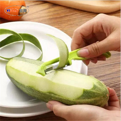 Pisau Pengupas Kulit Buah Sayuran / Peeler Knife Alat Kupas Kulit Kentang Wortel Apel Anti KaratAnti Slip / Parutan Super Tajam Perlengkapan Dapur Serbaguna