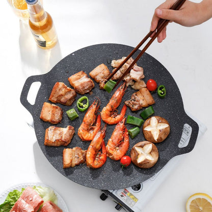 Panggangan BBQ Bulat Korean Grill Pan Plate / Wajan Kuali Panci Teflon Konduksi Daging Steak Beef Ikan Bakso Sosis Sate Anti Lengket / Alat Panggang Barbeque Berkemah Piknik Tahun Baruan Camping Serbaguna Peralatan Masak Multifungsi Korea Teppanyaki