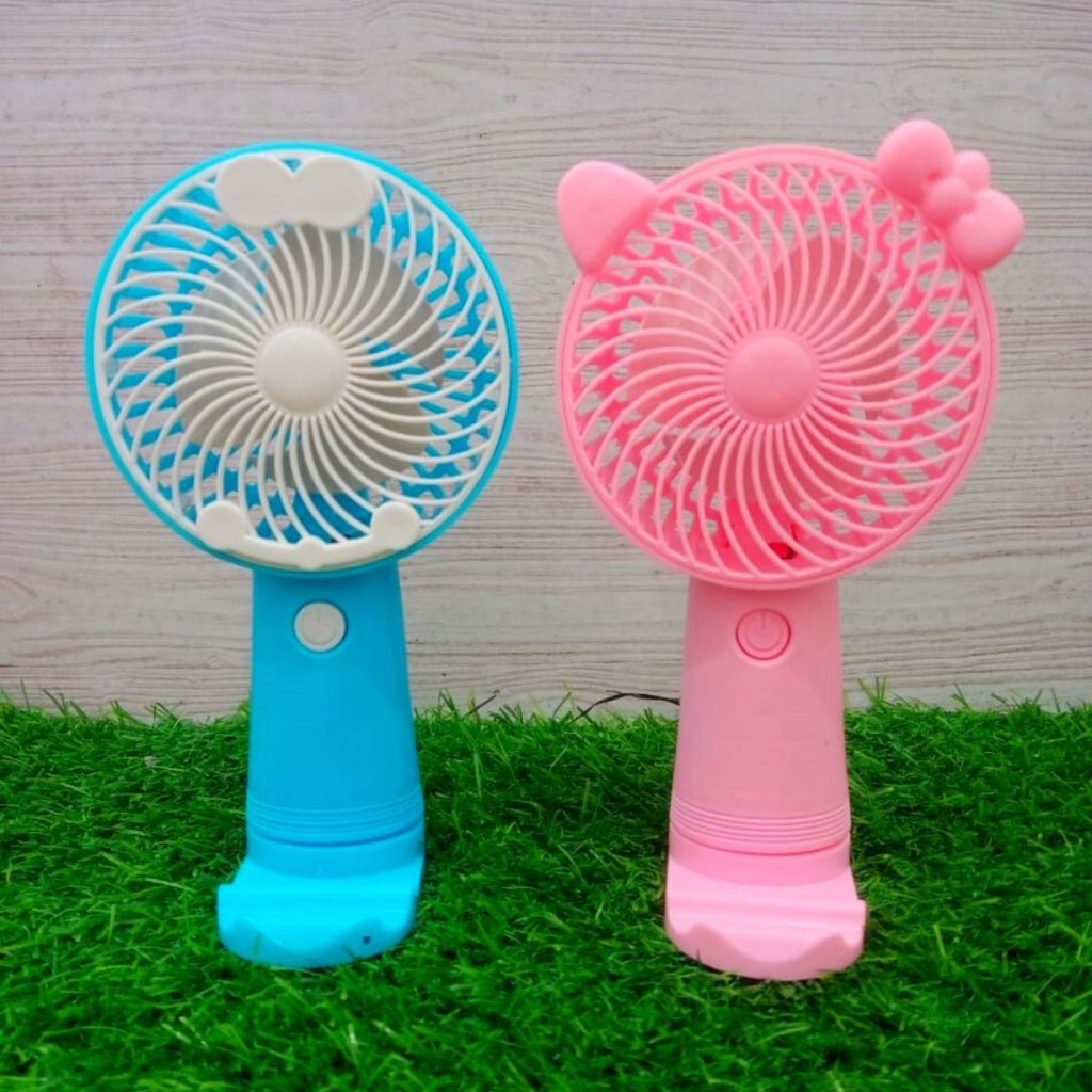 Kipas Angin Portable 2in1 + Stand Holder Penyangga HP / Handy Fan SX-107 Mini USB Colling Fan Genggam Tangan Karakter Lucu FREE Sticker / Kipas Pendingin Rechargeable Elektrik Untuk Traveling Outdoor Konser Piknik Travel Running Jalan Taman Multifungsi