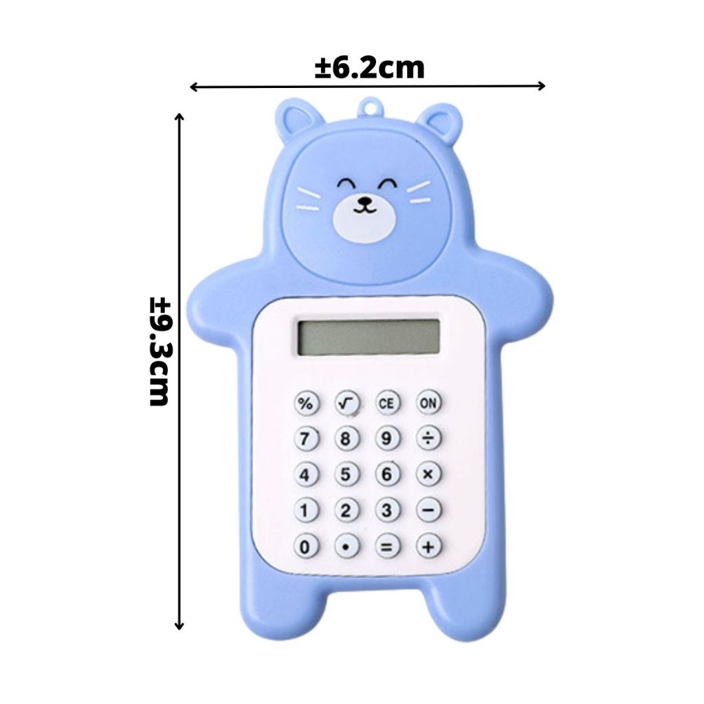 Calculator Mini Portable Motif Bear / Kalkulator 8 Digit Alat Hitung Pejumlahan Pengurangan Perkalian Pembagian Bentuk Gambar Beruang Lucu Tombol Karet Perlengkapan ATK Anak TK SD SMP Sekolah Kantor Kado Hadiah Ulang Tahun Souvenir Tambah Kurang Kali Bagi