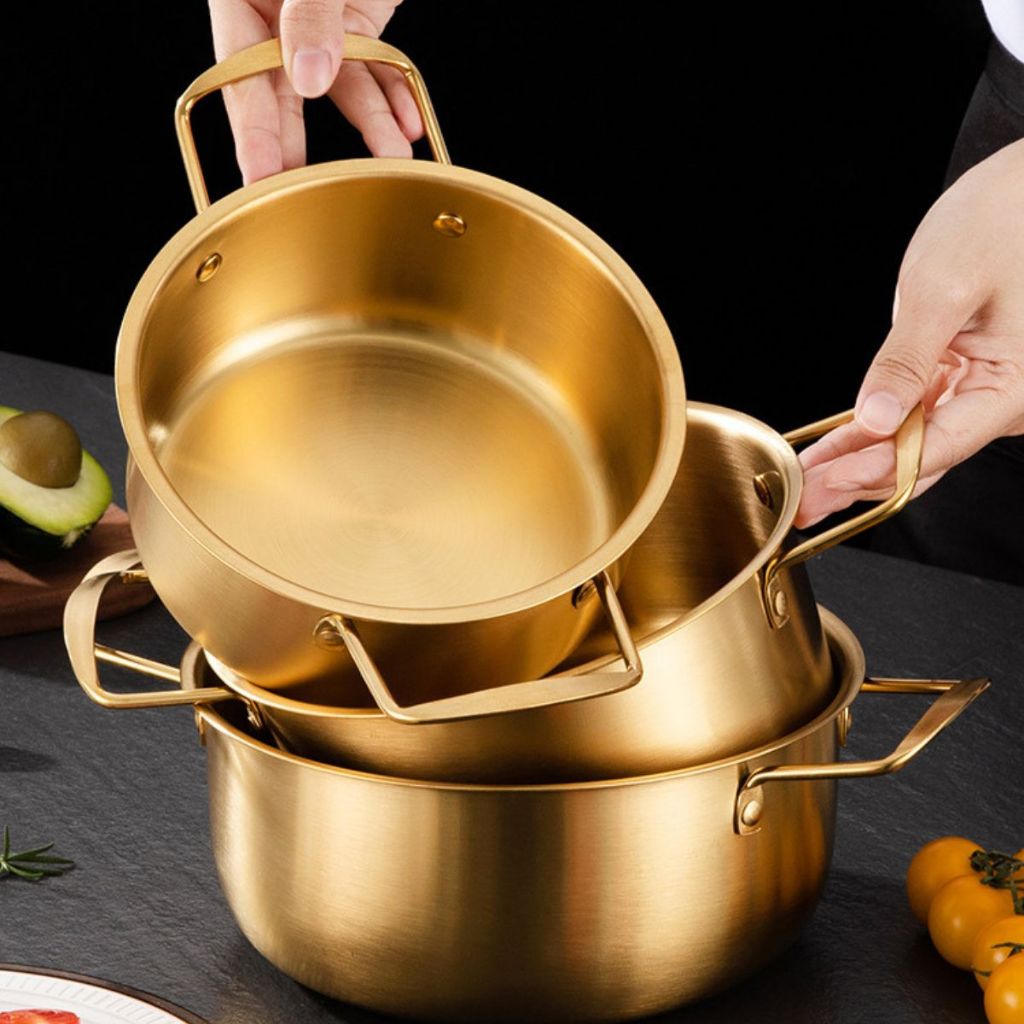 Panci Ramyun Korea Gold 18cm / Wajan Rebus Memasak Mie Ramen Ramyeon Samyang Hot Pot Soup Shabu Seafood Steamboat Bubur Sayur / Korean Noodle Pot Bahan Stainless Steel Anti Karat / Tempat Memasak Ala Jepan Dengan Tutup Praktis Anti Lengket Multifungsi