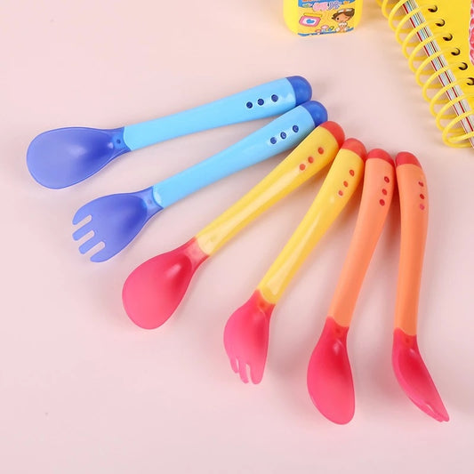 Sendok Garpu Makan Bayi Silicone SENSOR SUHU PANAS Color Changing Lentur BPA FREE Food Grade / Peralatan MPASI Spoon And Fork Baby Silikon Temperature Baby Balita Anak Kids Newborn