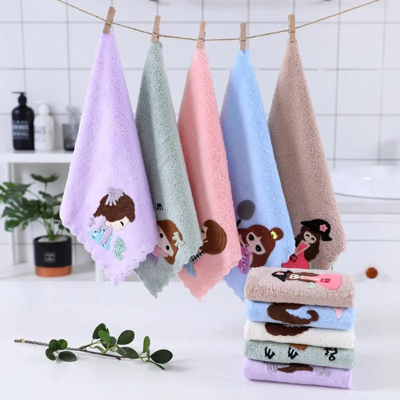 Handuk Muka Tangan Microfiber Motif Ukuran 30x30Cm / Quick Drying Face Towel Karakter / Sapu Tangan Mini Mikrofiber Bulu Halus Lembut Cepat Kering Serbaguna Bisa Untuk Olahraga Travel Hand Towel Daya Serap Tinggi